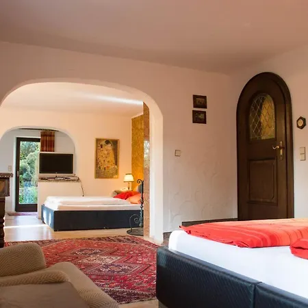 Grossraumappartement Mit Gartenterrasse *